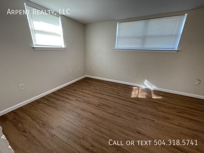 Building Photo - 1013 Cougar Dr