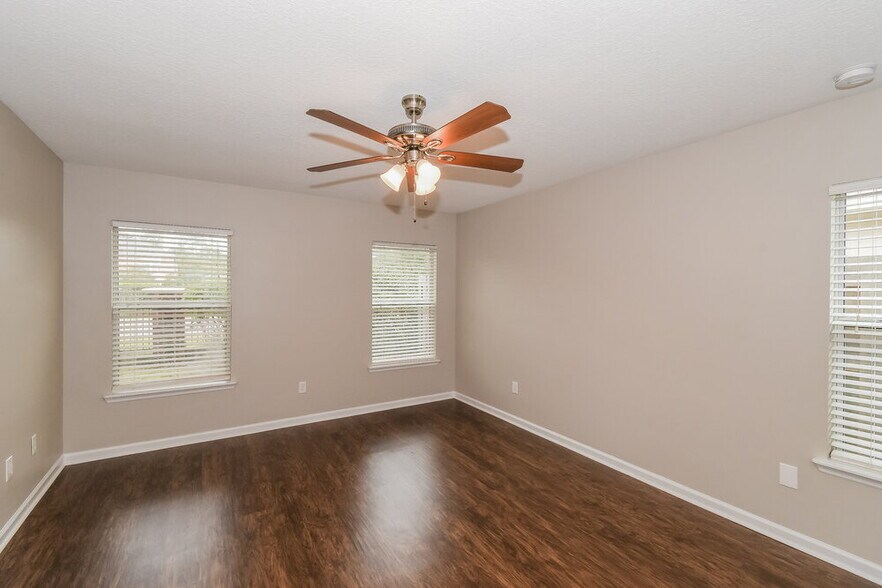 Building Photo - 3859 Marsh Bluff Dr