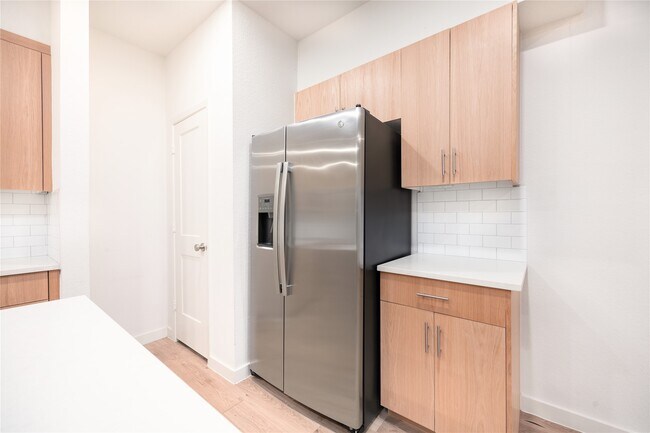Building Photo - 2521 Appian Wy