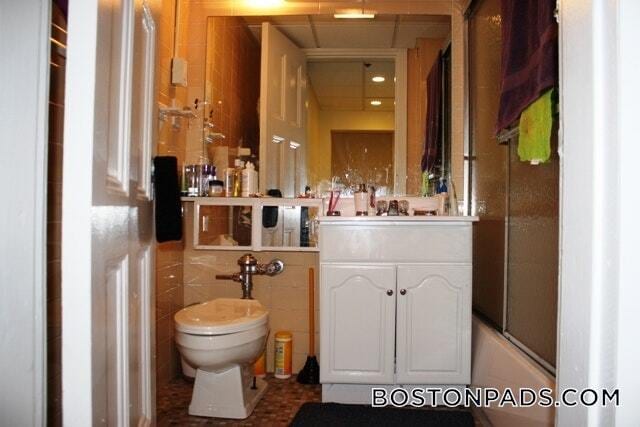 Building Photo - 62 Boylston St