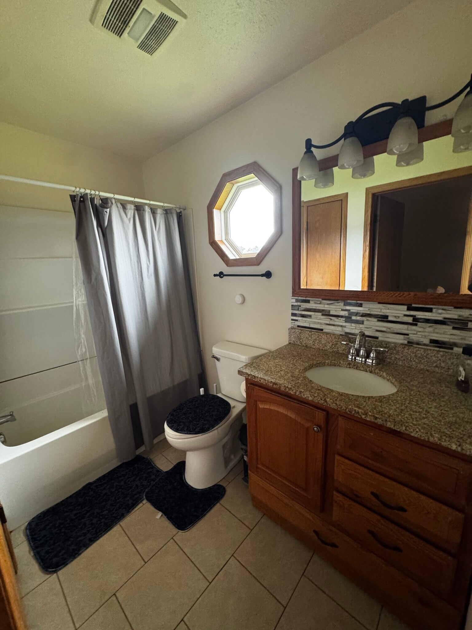 Building Photo - 325 N Calumet Ave