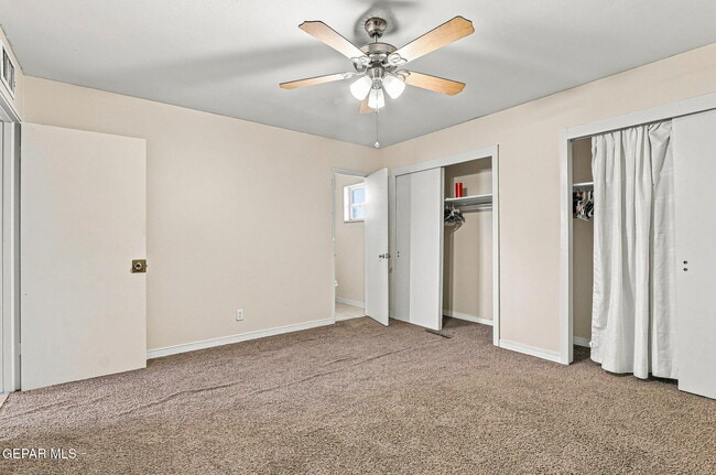 Building Photo - 4233 Hampshire Ln