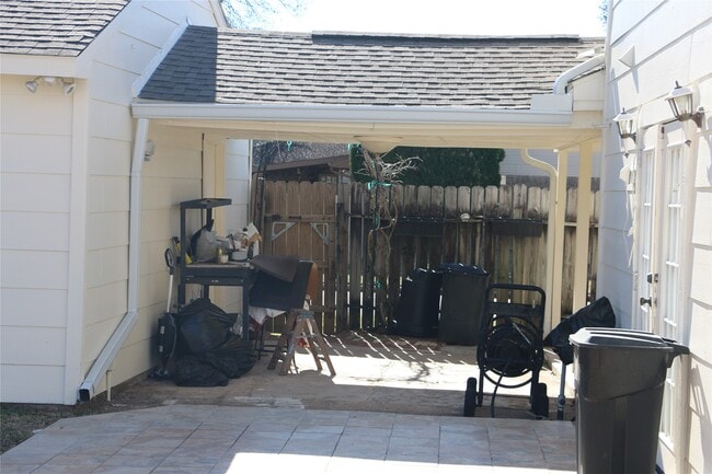 Building Photo - 458 Woodrail Dr