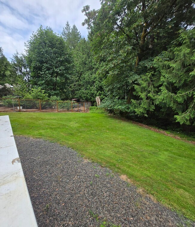 Building Photo - ***PENDING APPLICATION***Single Level 3 Bedroom, 2.5 Bath Spacious Home For Rent in Port Ludlow!