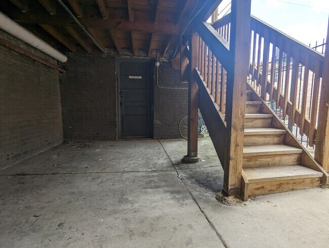 Building Photo - 2338 N Spaulding Ave