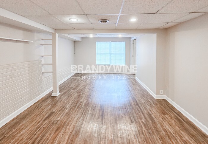 Building Photo - 107 Lake Terrace