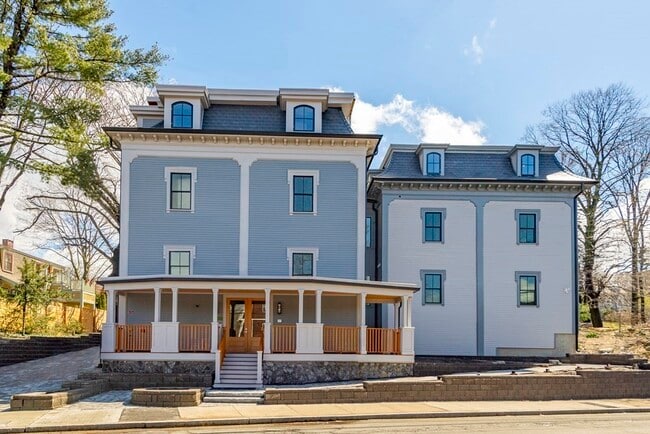 Building Photo - 105 Forest Hills St