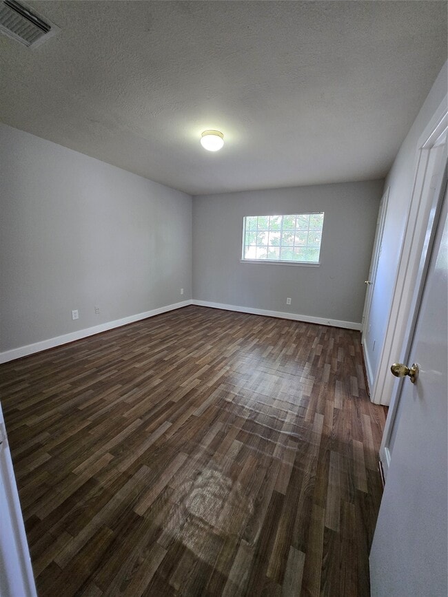 Building Photo - 15850 E Park Ct