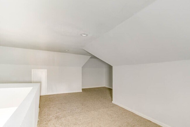 Building Photo - 3321 Charleston St