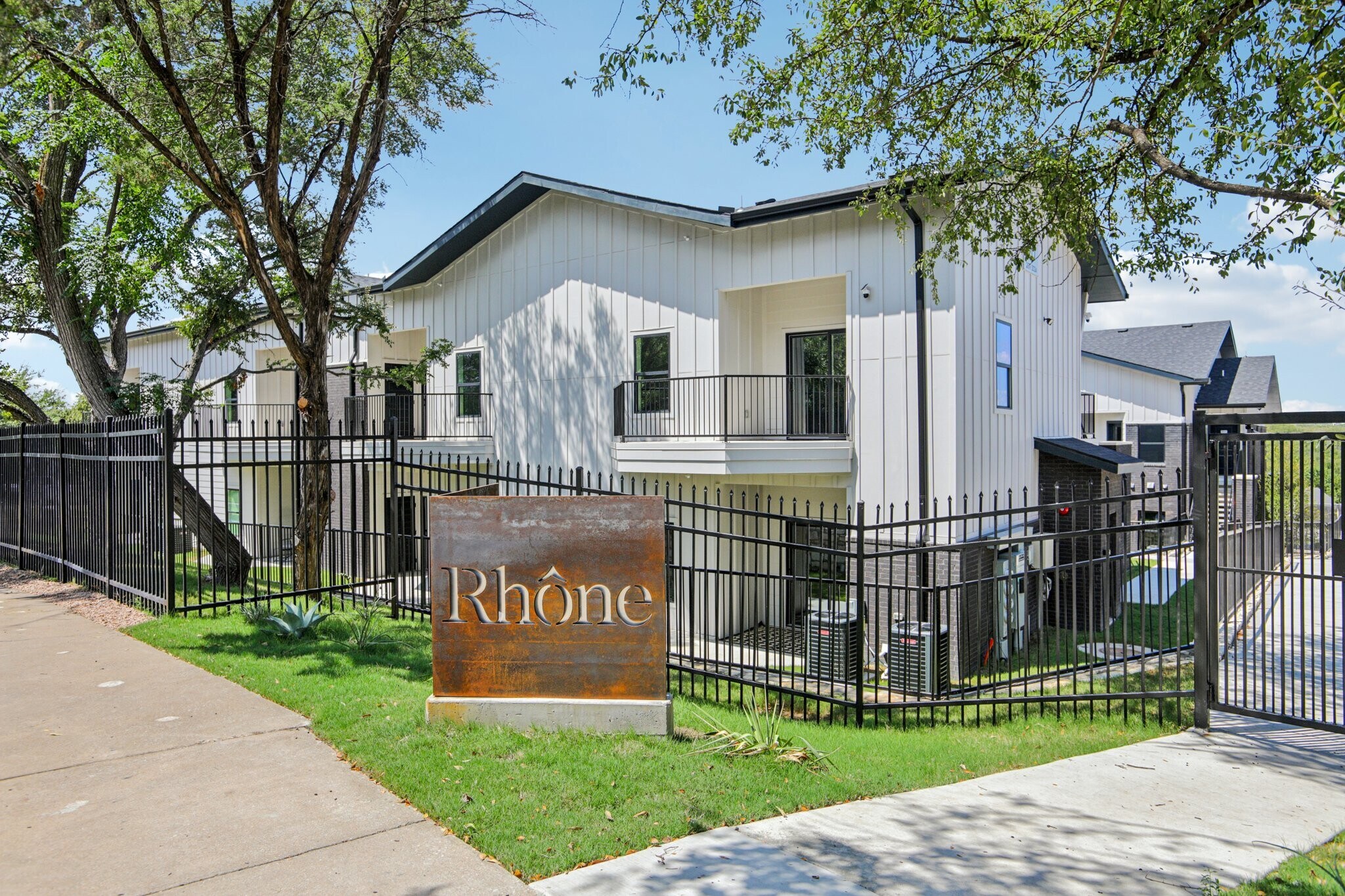 Building Photo - 2450 Wickersham Ln