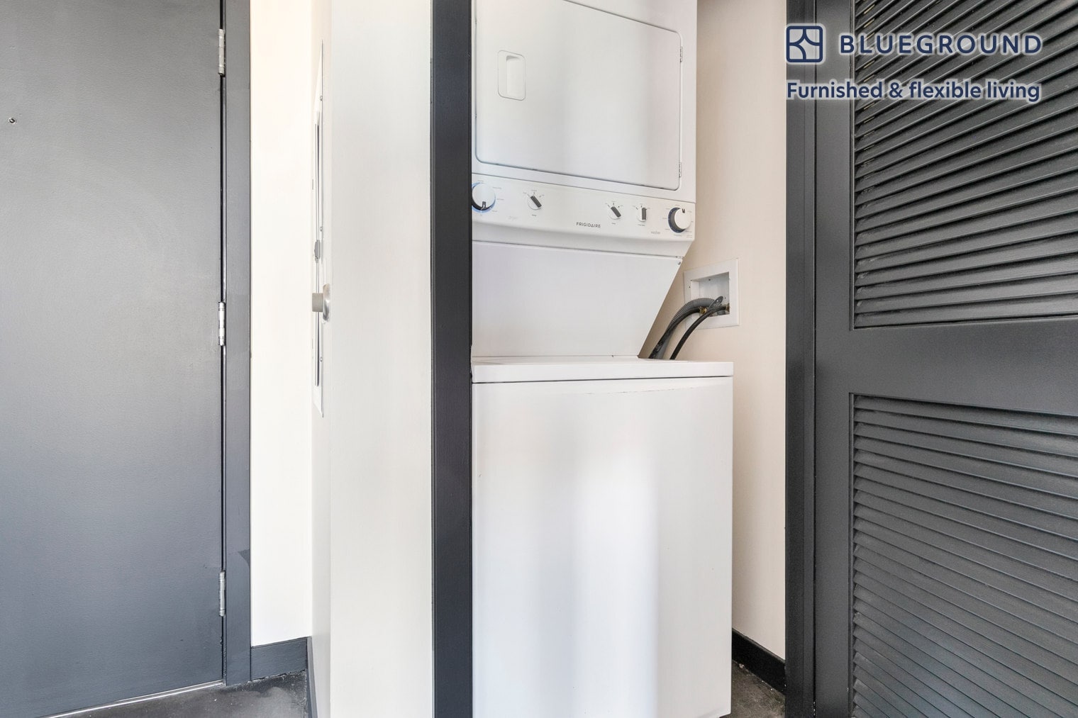 Building Photo - 1647 N Milwaukee Ave