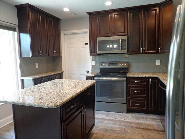 Building Photo - 3813 Orange Pointe Rd
