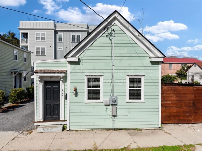 Building Photo - 400 Sumter St