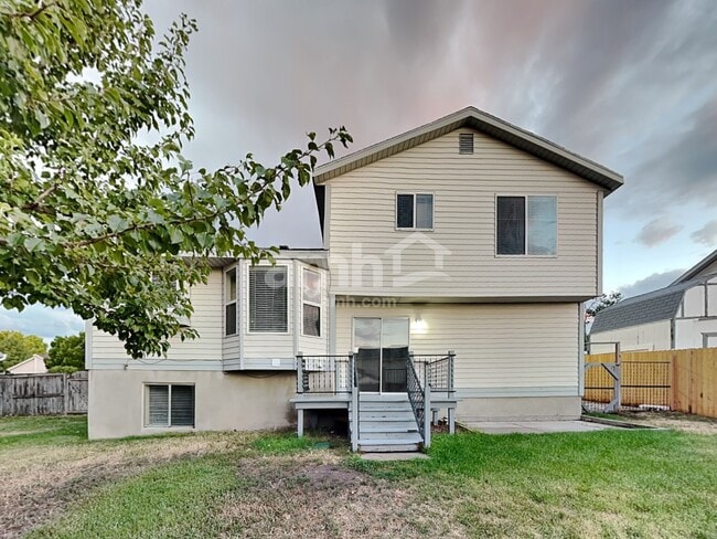 Building Photo - 5052 W Wormwood Dr