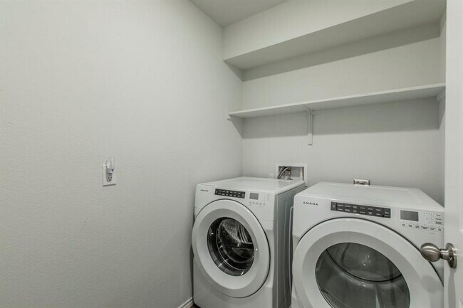 Building Photo - 237 Poplin Ln
