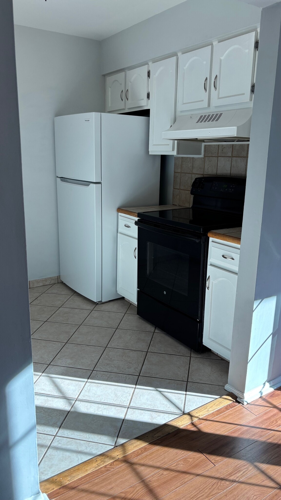 Building Photo - 30-13 Prospect St