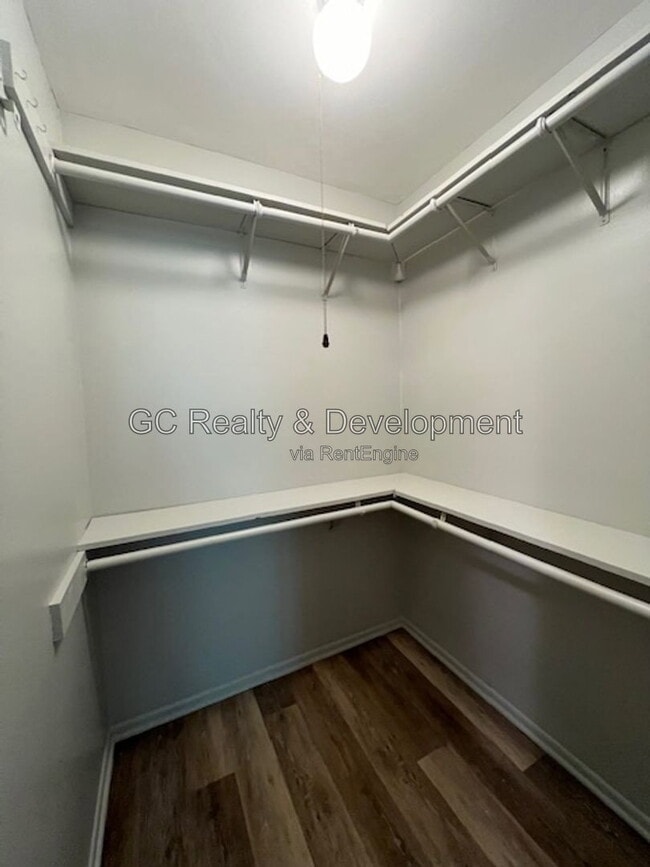 Building Photo - 314 N Warwick Ave