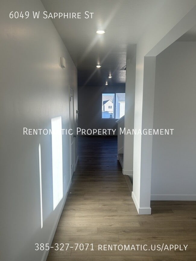 Building Photo - 6049 W Sapphire St