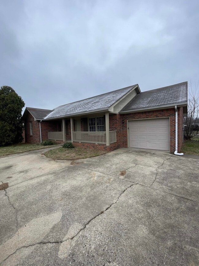 Building Photo - 1005 Peachers Mill Rd