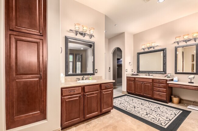 Stunning 3 bedroom, 2.5 bathroom home for lease in beautiful Rio Verde! - 26446 N Avenida del Ray