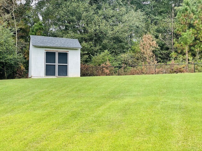 Building Photo - 1020 Saint Charles Way