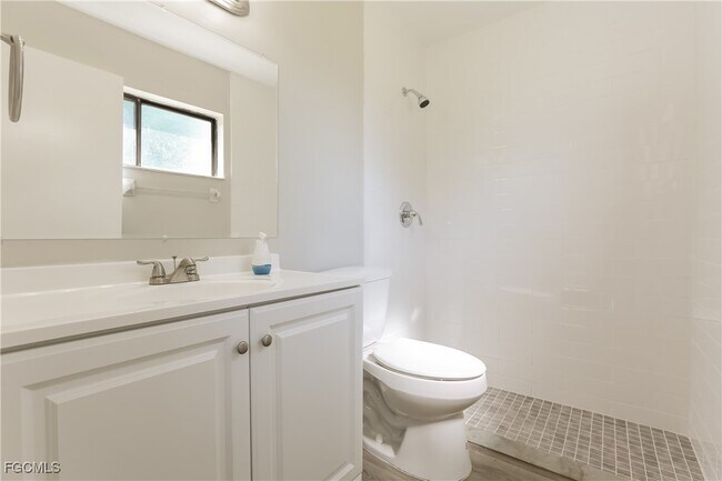Building Photo - 5945 Spearman Cir
