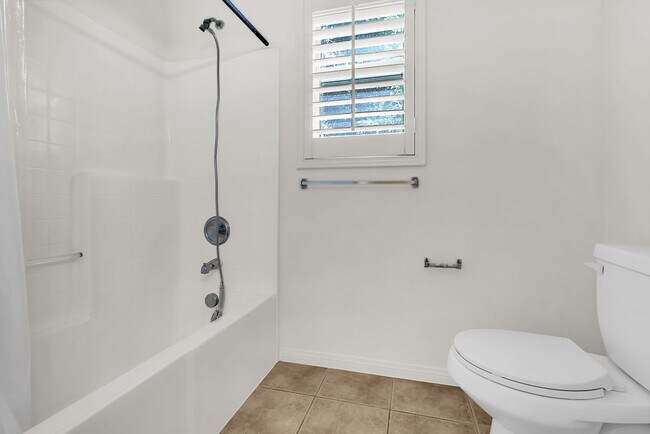Building Photo - 26819 Rancho Serena St