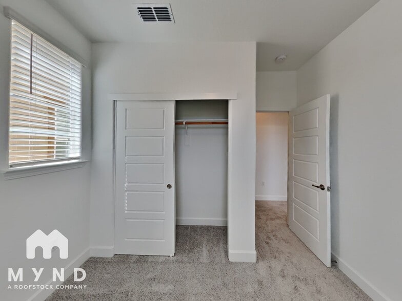 Building Photo - 3567 Damora Ave