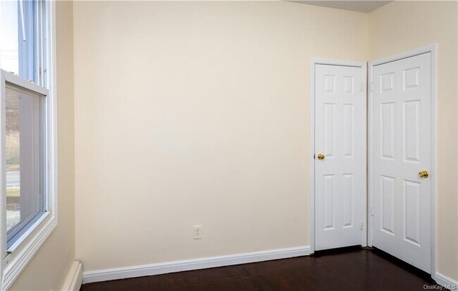 Building Photo - 33 Holmes Rd