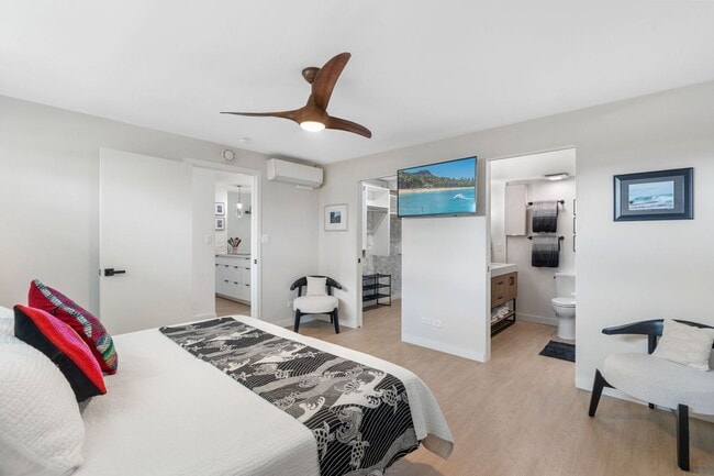 Building Photo - Waikiki Beach Gem- Fully Furnished 2BR/2BA...