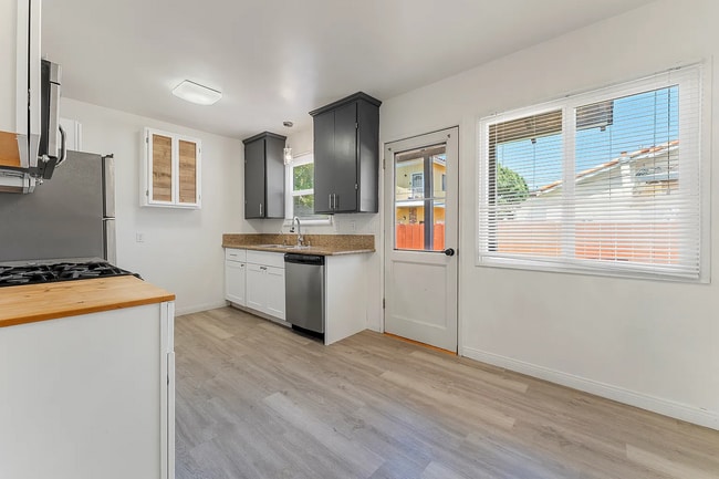 Building Photo - 12935 Greene Ave