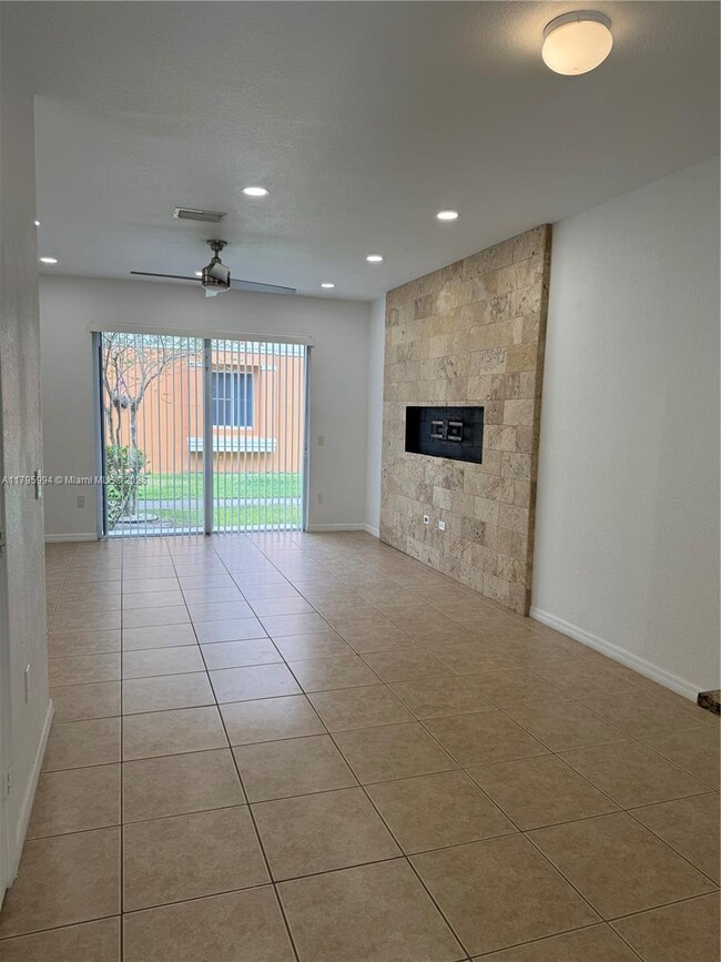 Building Photo - 1820 SW 89th Terrace