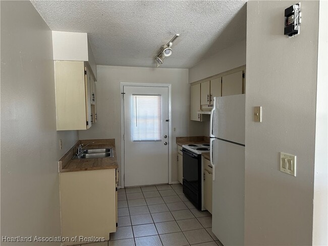 Building Photo - 3301 Jacklin Ave