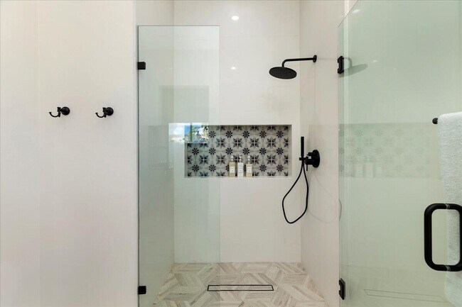 Building Photo - 51120 Avenida Navarro