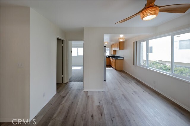 Building Photo - 423 2nd St