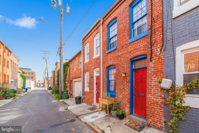 Building Photo - 402 S Dallas St