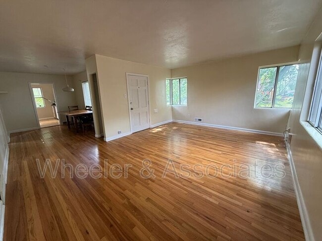 Building Photo - 1575 S 800 E