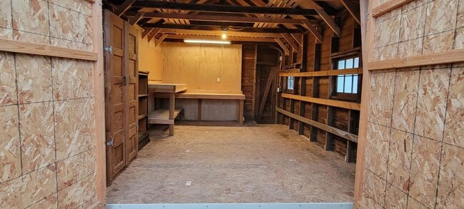 Building Photo - 586 1/2 Grove St