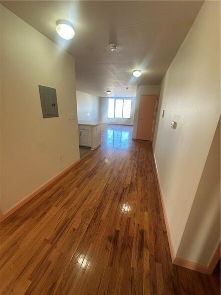 Building Photo - 2338 Dean St