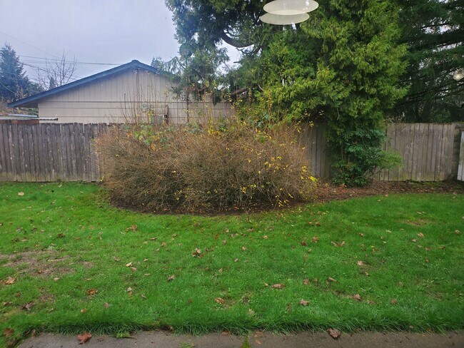 Building Photo - 3BD / 1.5BA Completely Remodeled Ranch wit...