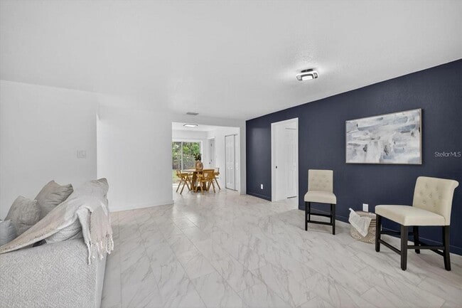 Building Photo - 8609 Fish Lake Rd