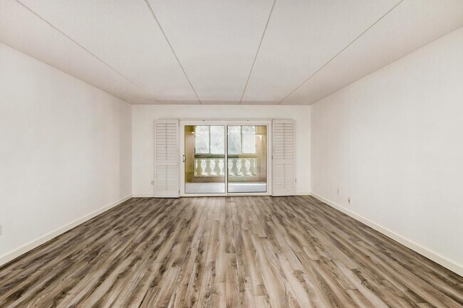 Building Photo - 7950 E Camelback Rd