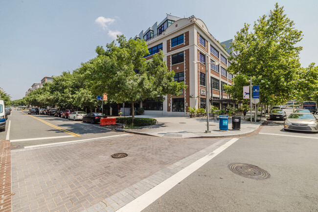 Building Photo - 3 Tingey Square