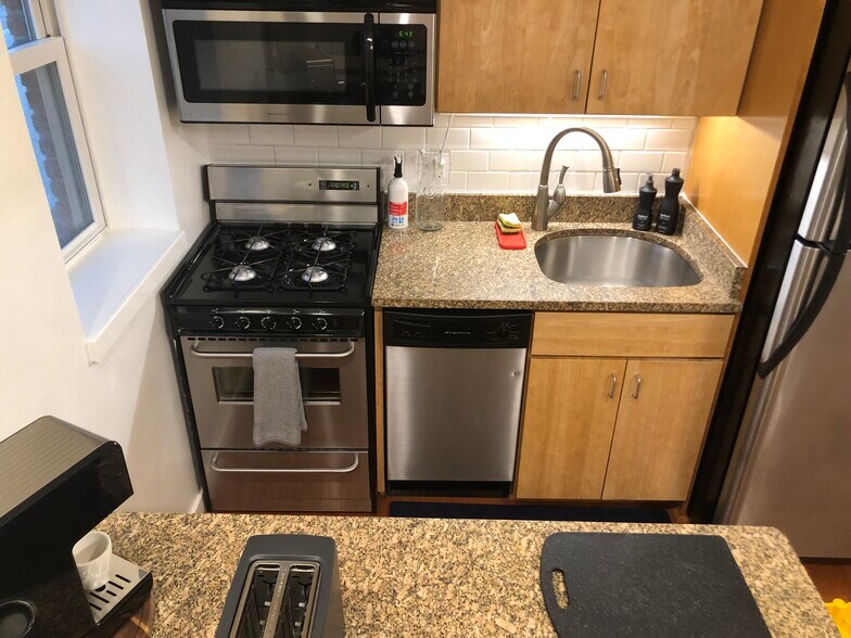 Building Photo - 3534 10th St NW