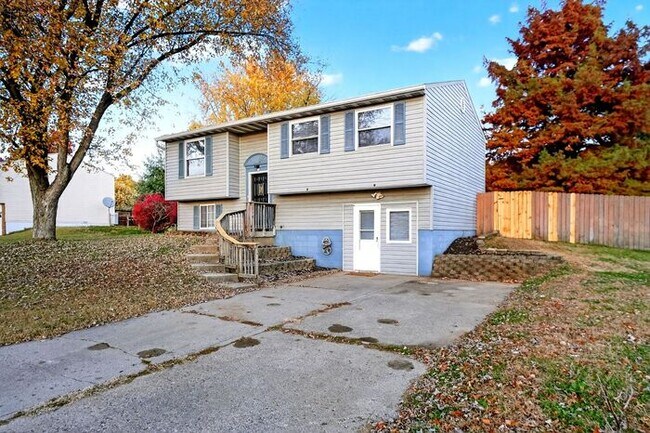 Building Photo - Nicely Updated Home