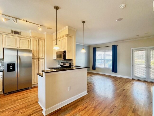 Building Photo - 312 Carlyle Park Dr