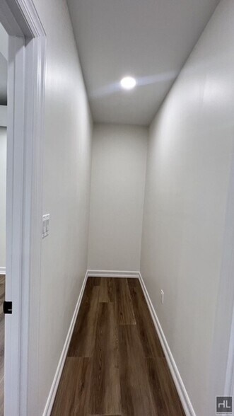 Building Photo - 251 E 55th St