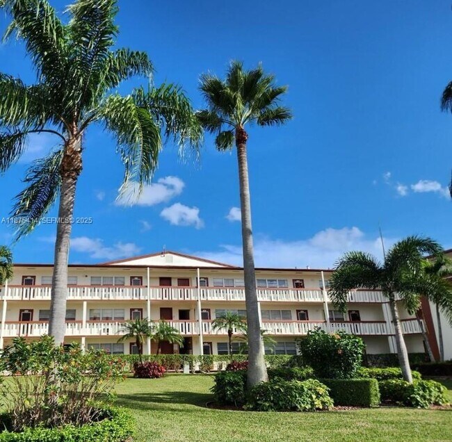 Building Photo - 37 Brighton A