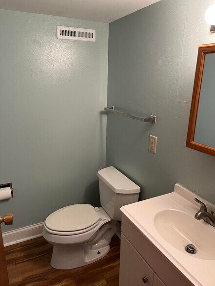 Half Bath LL - 3001 Ashford Ln