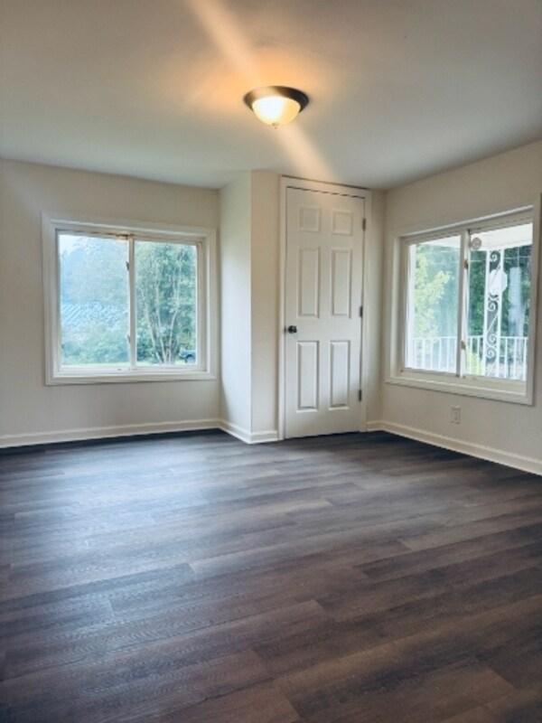 Building Photo - 1450 Maplewood Dr